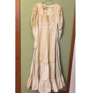 Vintage 1970s Gunne Sax white dress wedding small